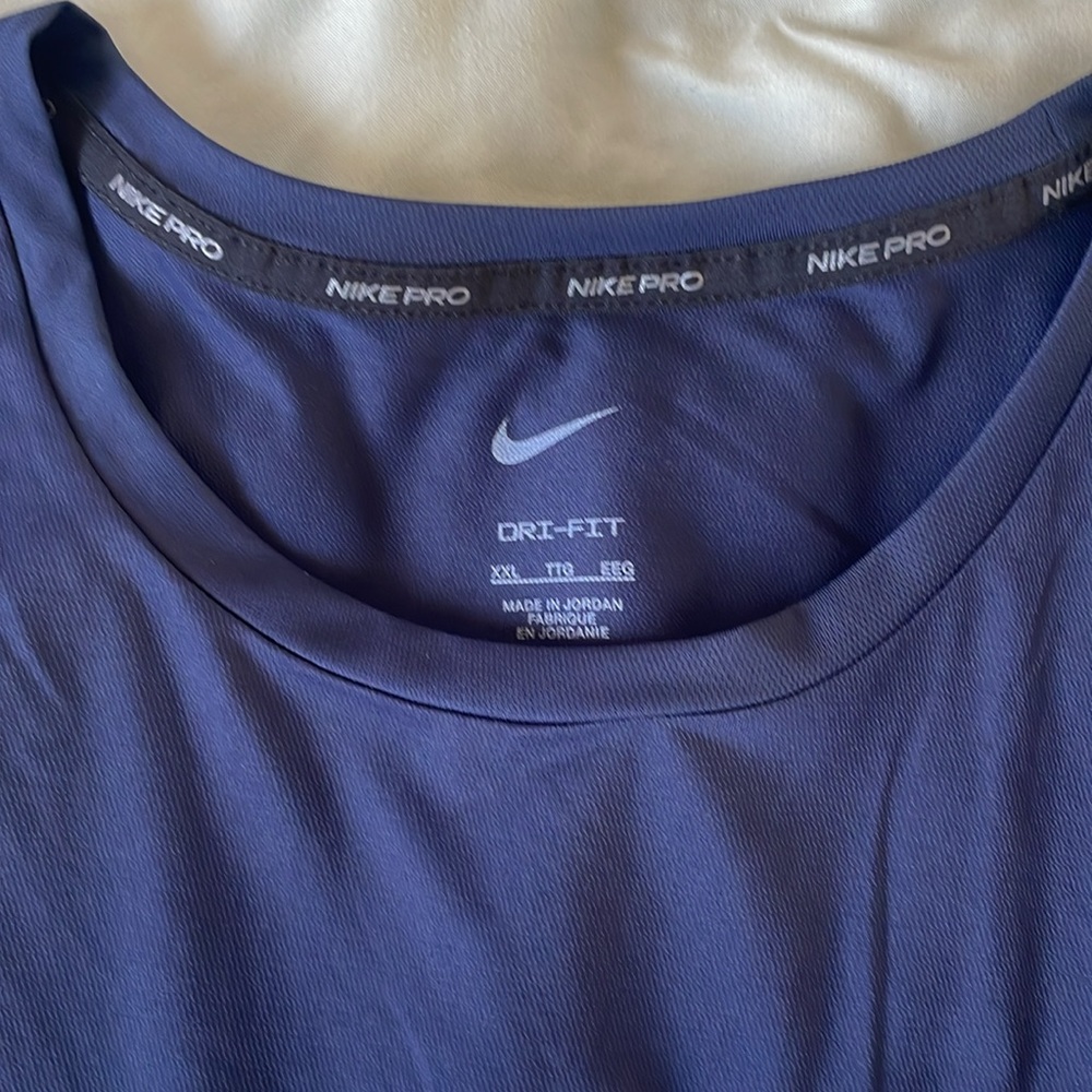 Nike Pro Dri-Fit - Picture 2 of 4